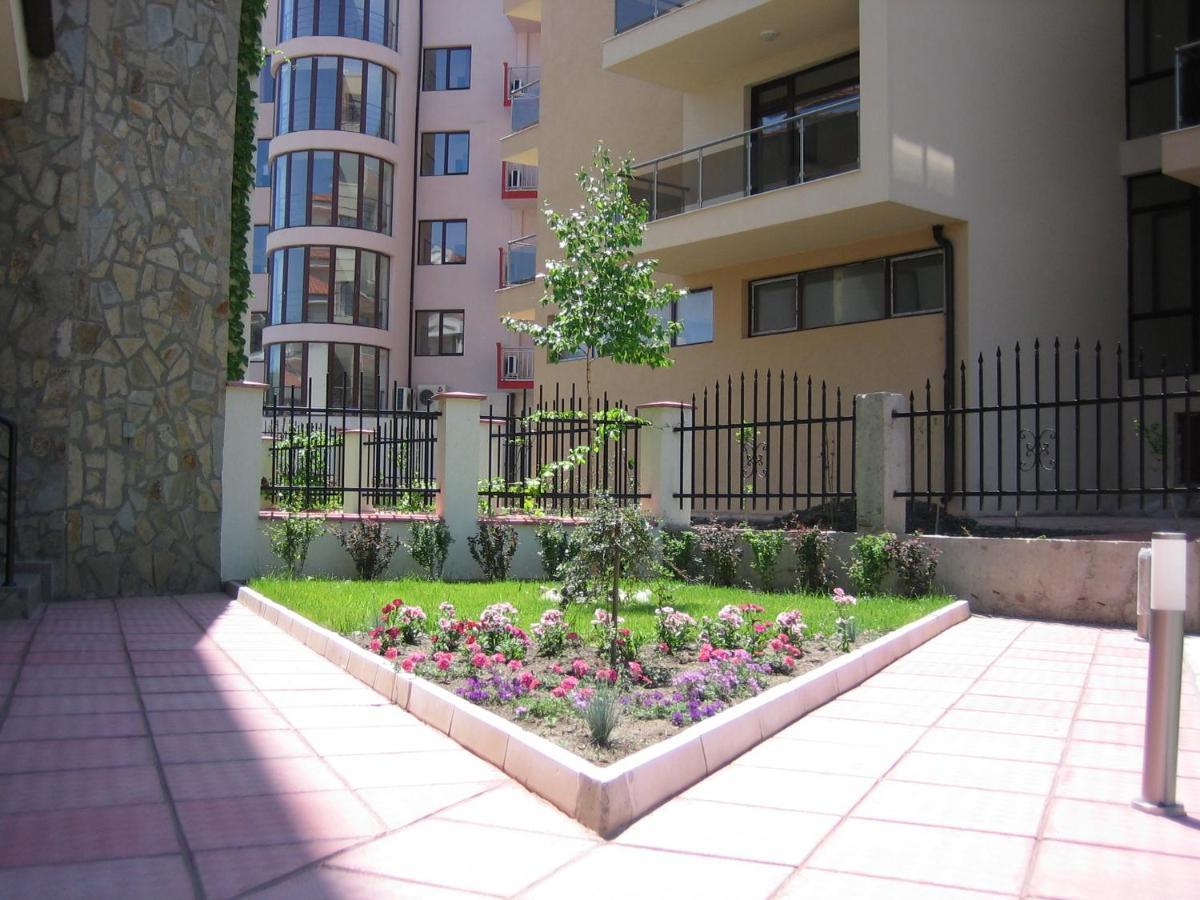 Chateau Del Mar Holiday Apartments Слънчев бряг Екстериор снимка