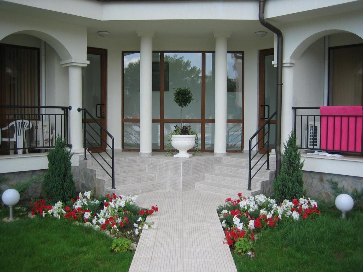 Chateau Del Mar Holiday Apartments Слънчев бряг Екстериор снимка
