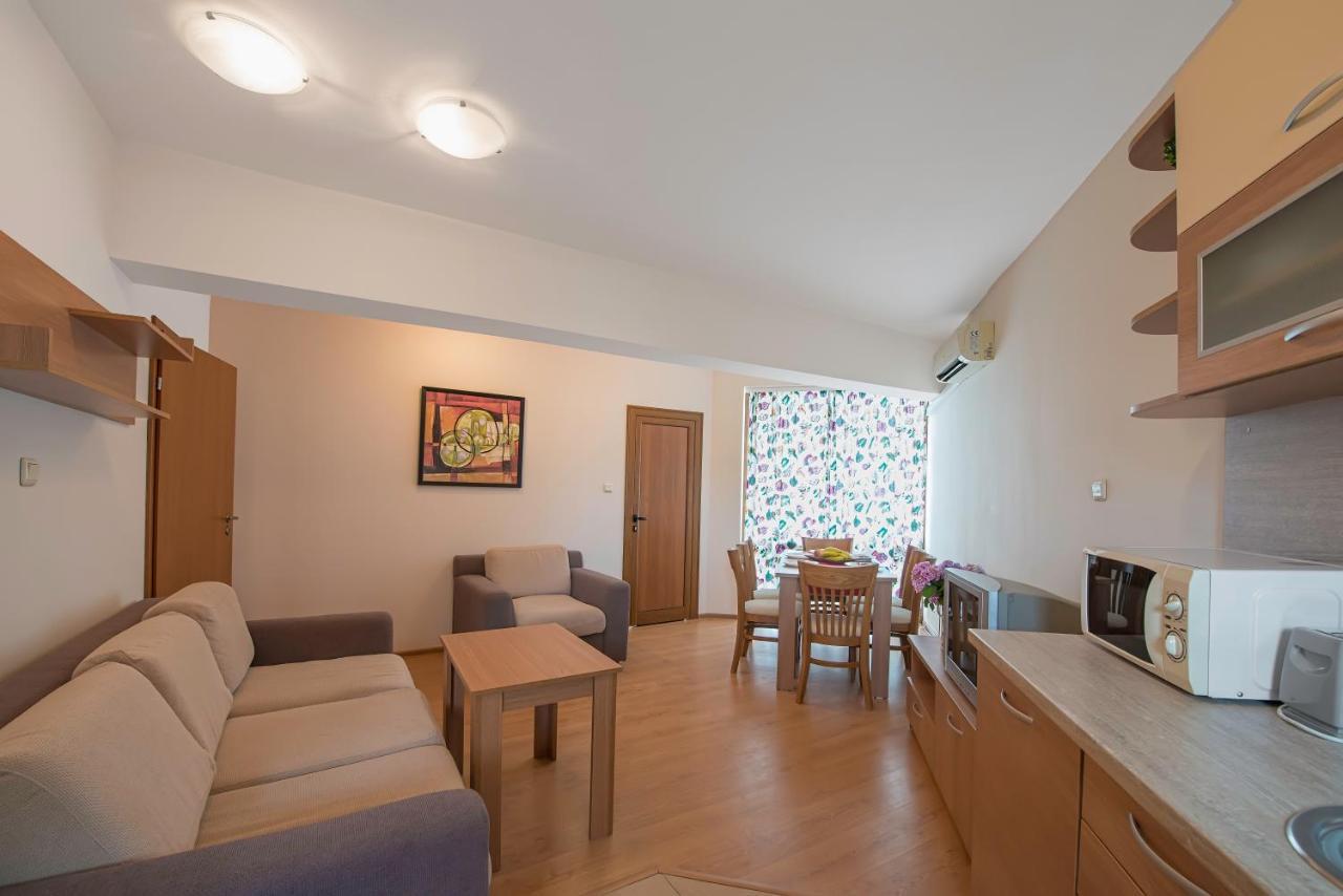 Chateau Del Mar Holiday Apartments Слънчев бряг Екстериор снимка