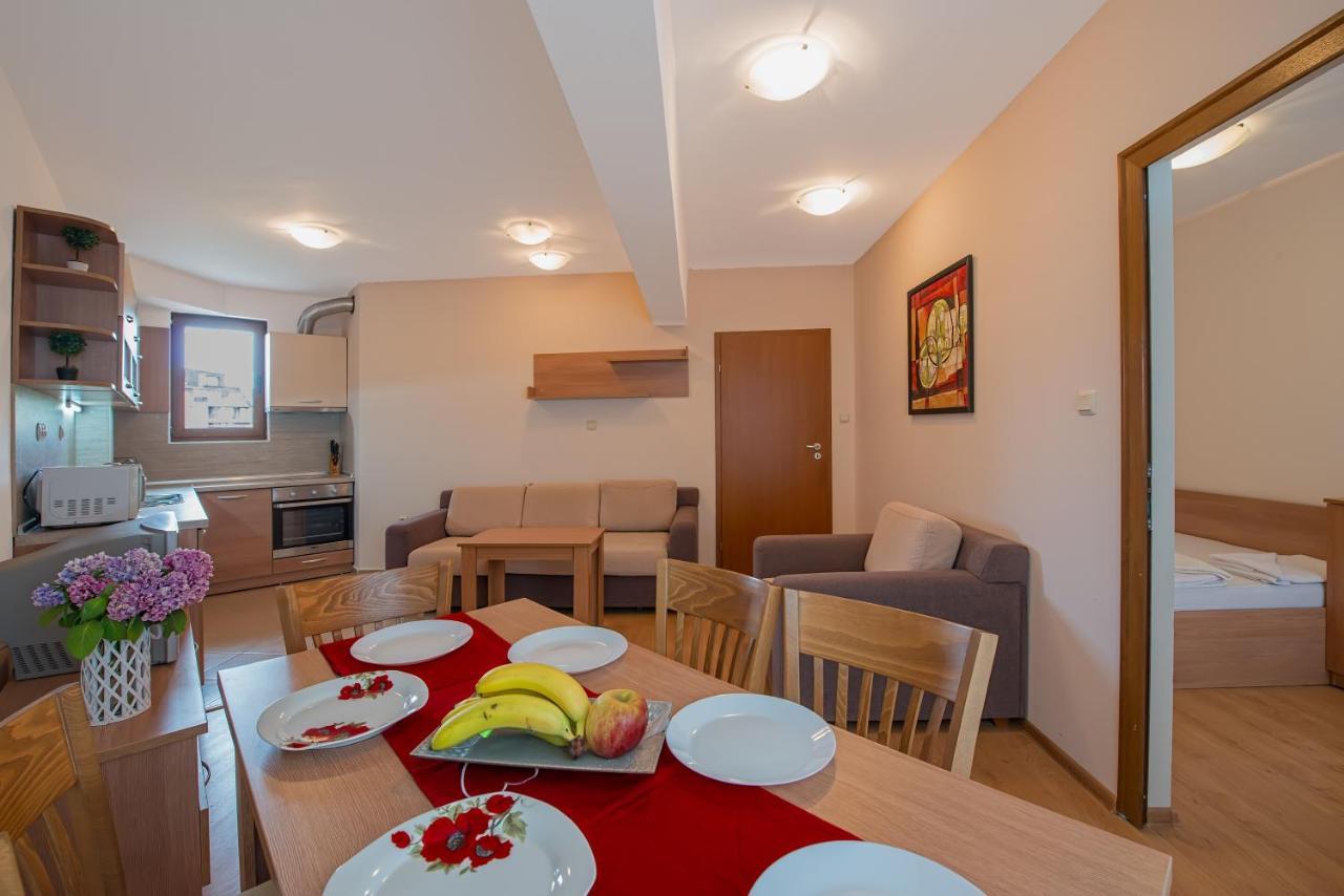 Chateau Del Mar Holiday Apartments Слънчев бряг Екстериор снимка