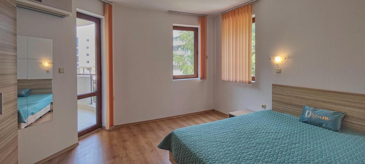 Chateau Del Mar Holiday Apartments Слънчев бряг Екстериор снимка