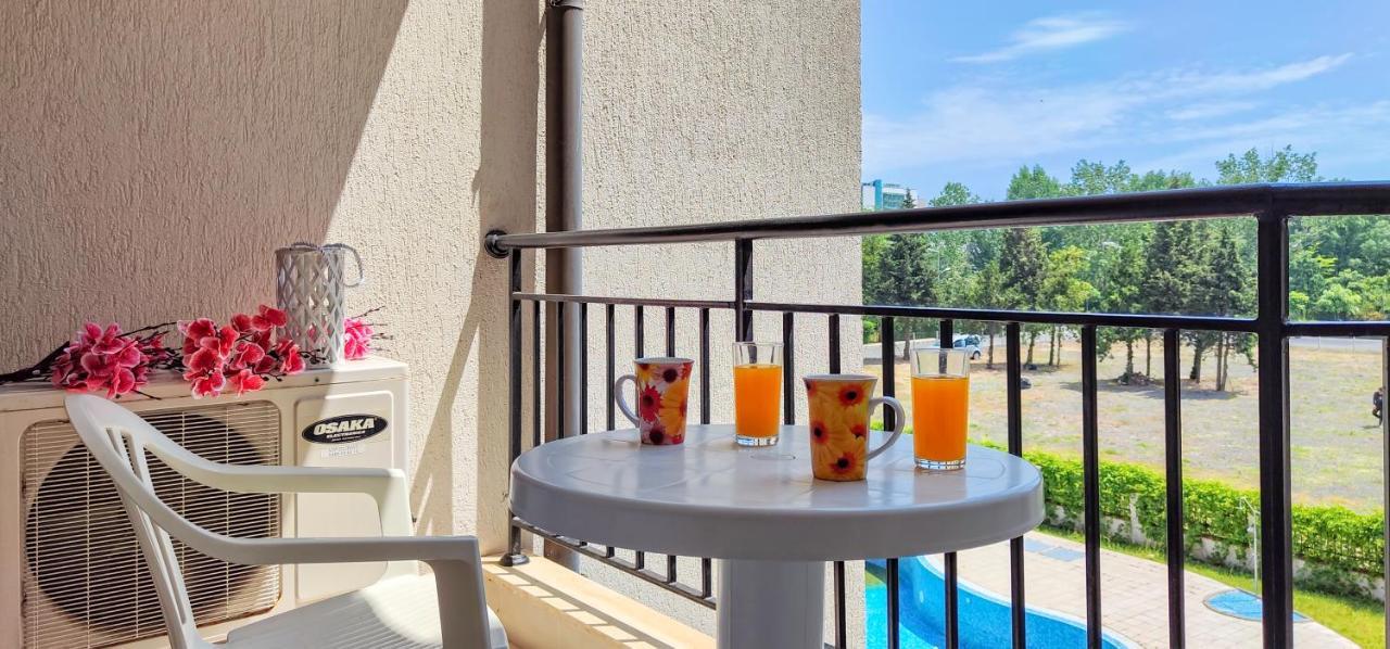 Chateau Del Mar Holiday Apartments Слънчев бряг Екстериор снимка