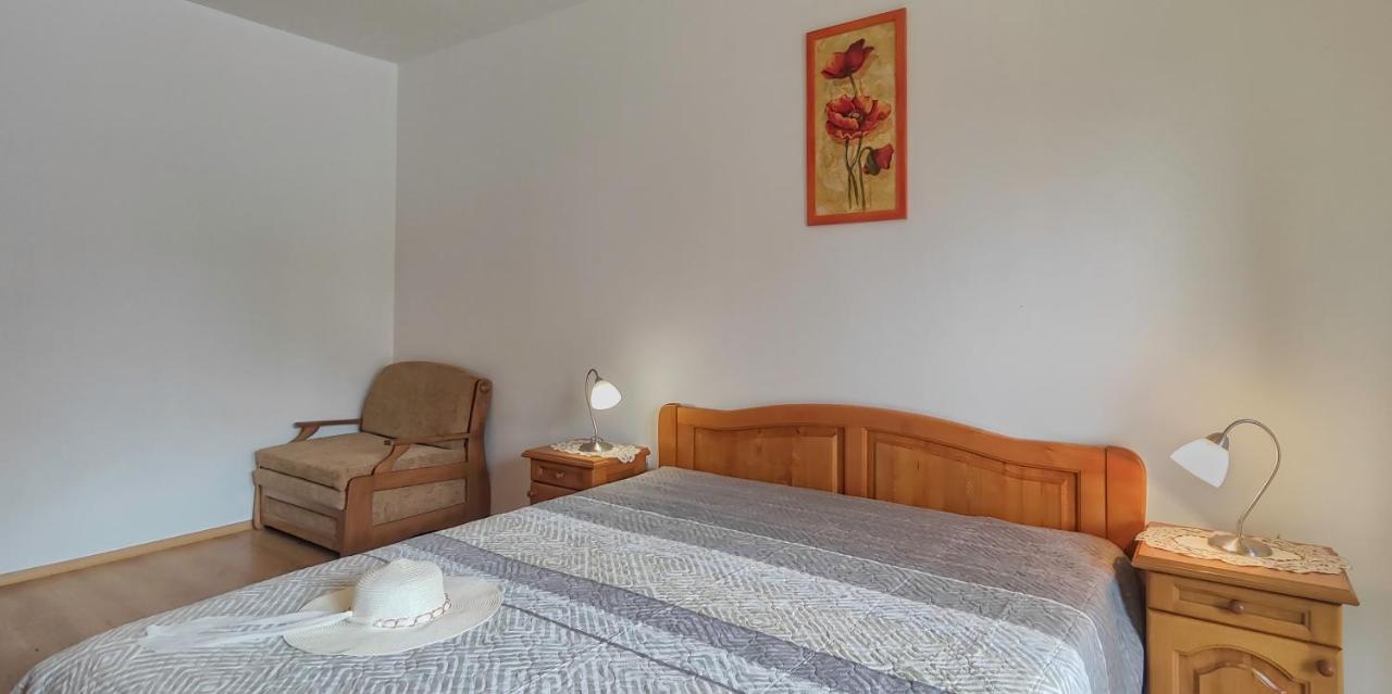 Chateau Del Mar Holiday Apartments Слънчев бряг Екстериор снимка