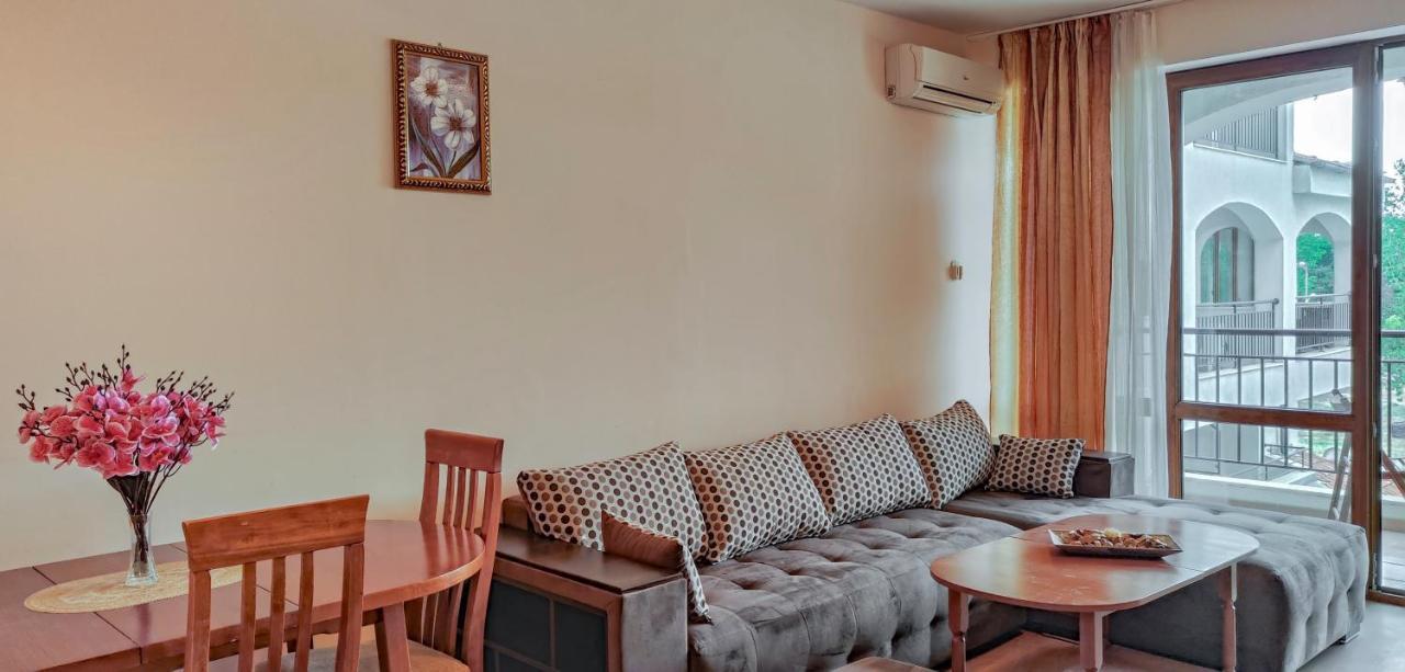 Chateau Del Mar Holiday Apartments Слънчев бряг Екстериор снимка