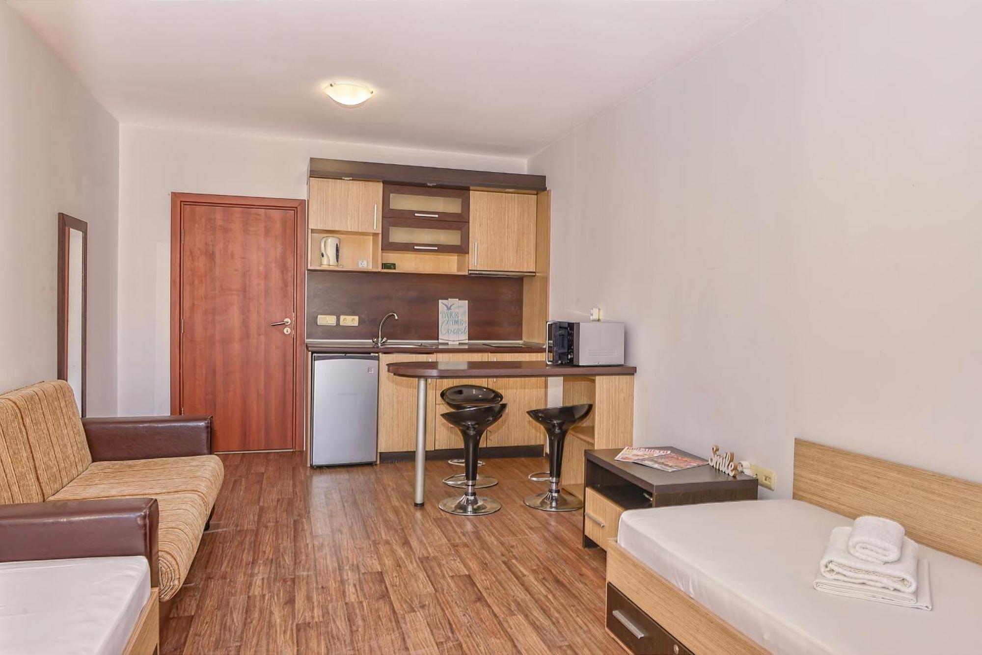 Chateau Del Mar Holiday Apartments Слънчев бряг Екстериор снимка
